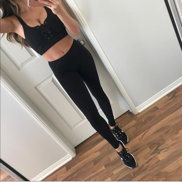 nwot. Black lace up sports bra - Picture 2 of 4